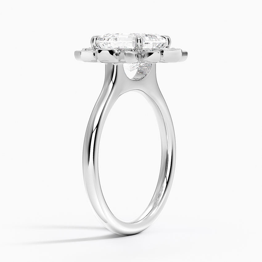 Liebe Vintage Accents (Round Side Stones) Lab Diamond Ring in 18K Gold - Asscher