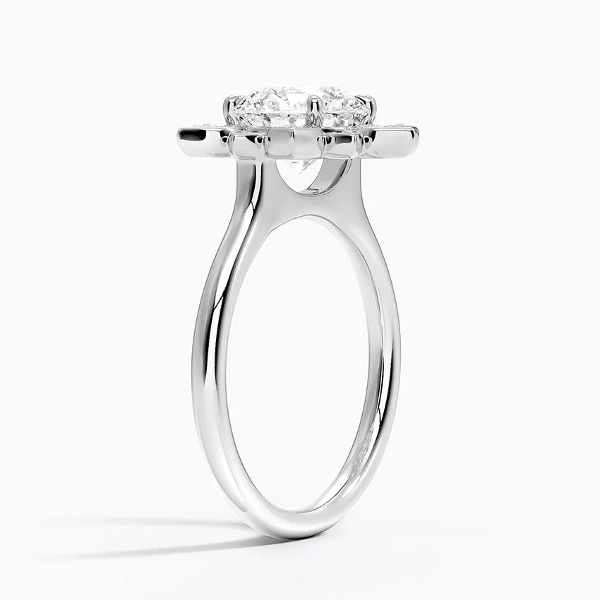 Liebe Vintage Accents Halo (Round Side Stones) Lab Diamond Ring in 18K Gold - Round