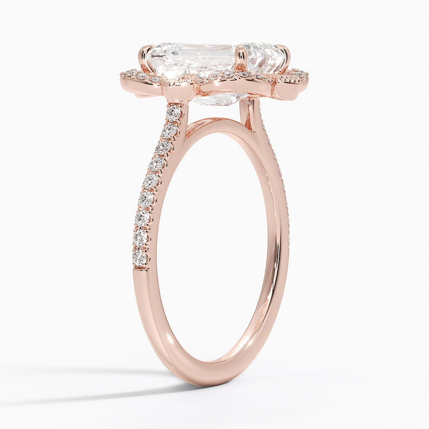 Nelly Vintage Accents (Round Side Stones) Lab Diamond Ring in 18K Gold - Emerald