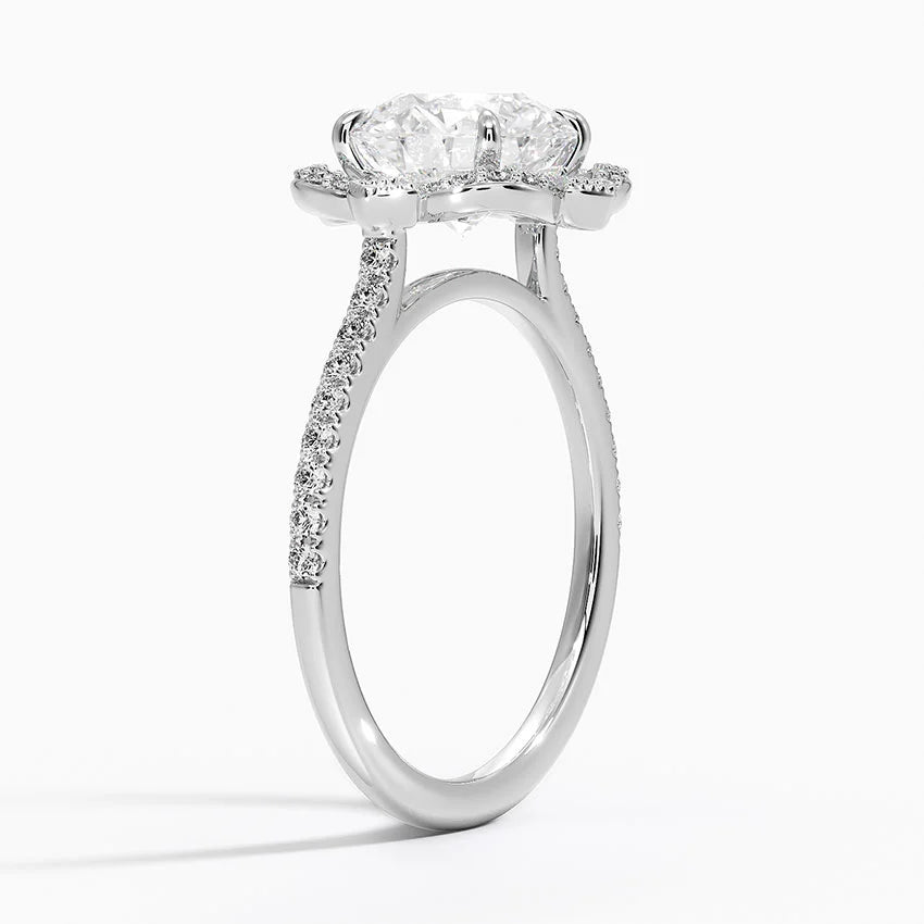 Nelly Vintage Accents (Round Side Stones) Lab Diamond Ring in 18K Gold - Round