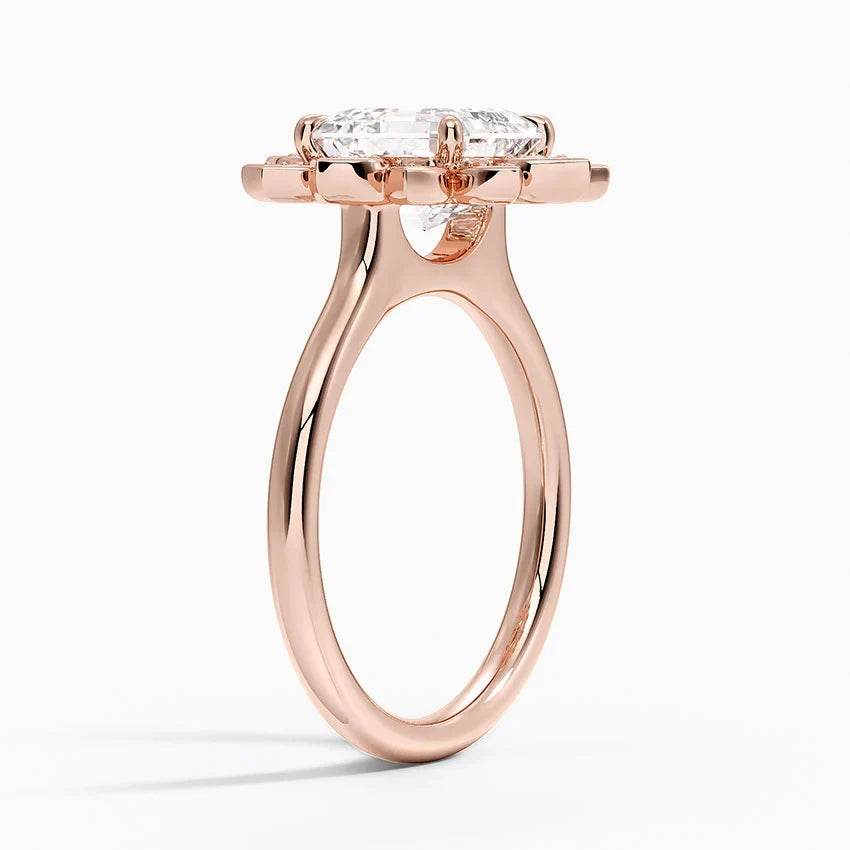 Liebe Vintage Accents (Round Side Stones) Lab Diamond Ring in 18K Gold - Asscher