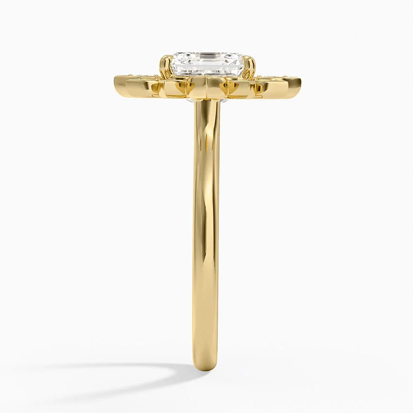Liebe Vintage Accents (Round Side Stones) Lab Diamond Ring in 18K Gold - Asscher