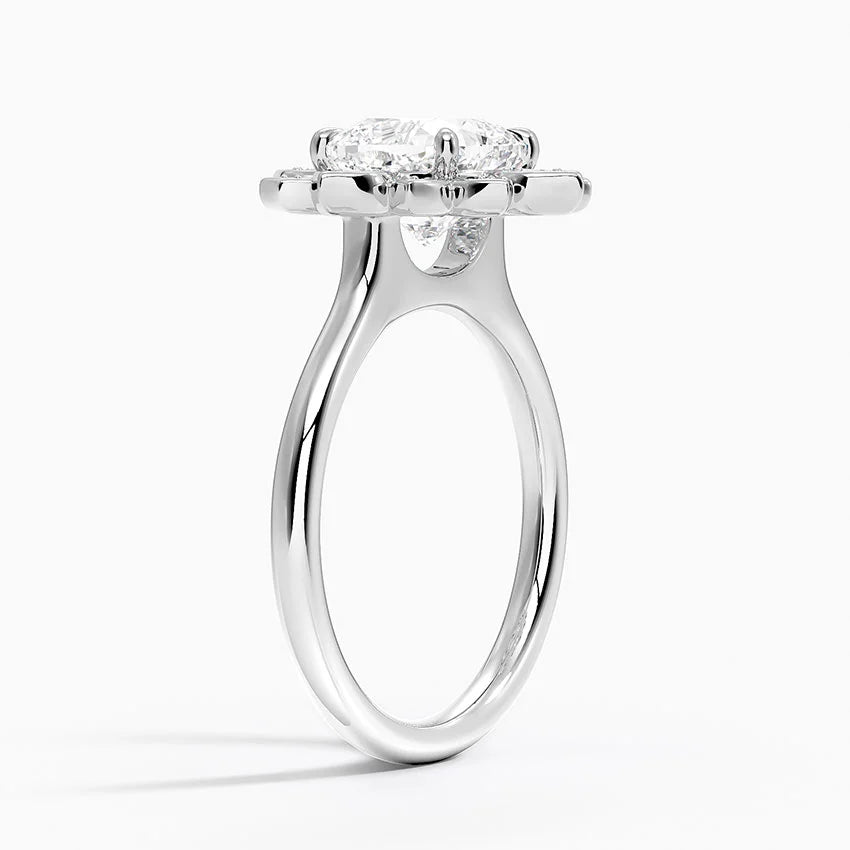 Liebe Vintage Accents (Round Side Stones) Lab Diamond Ring in 18K Gold - Cushion