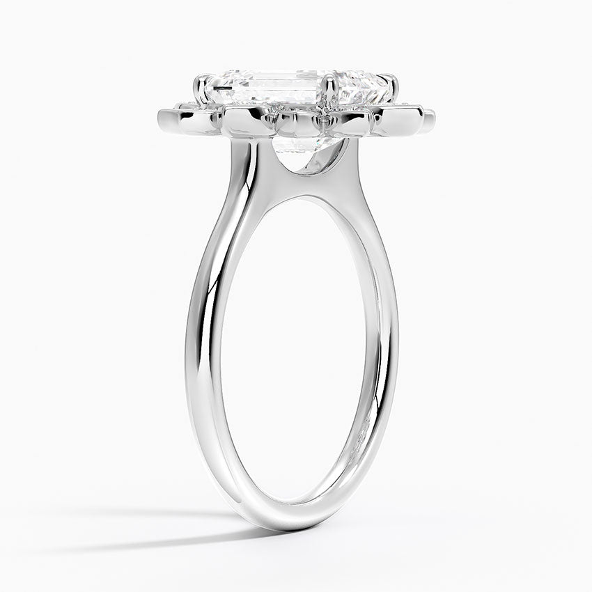 Liebe Vintage Accents (Round Side Stones) Lab Diamond Ring in 18K Gold - Emerald