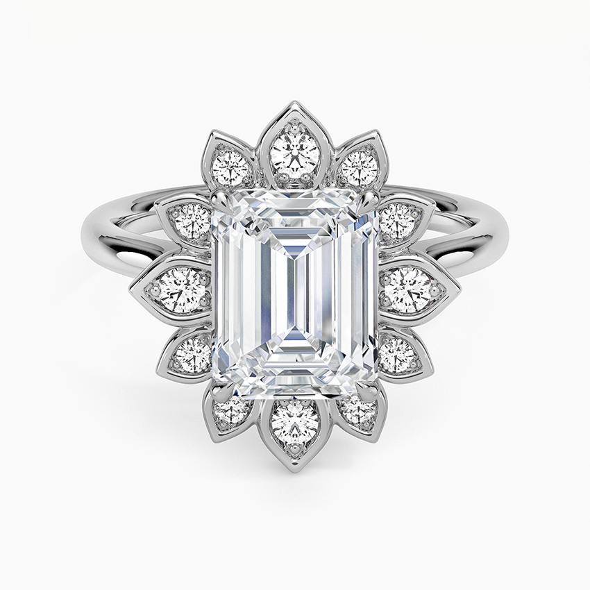 Liebe Vintage Accents (Round Side Stones) Lab Diamond Ring in 18K Gold - Emerald