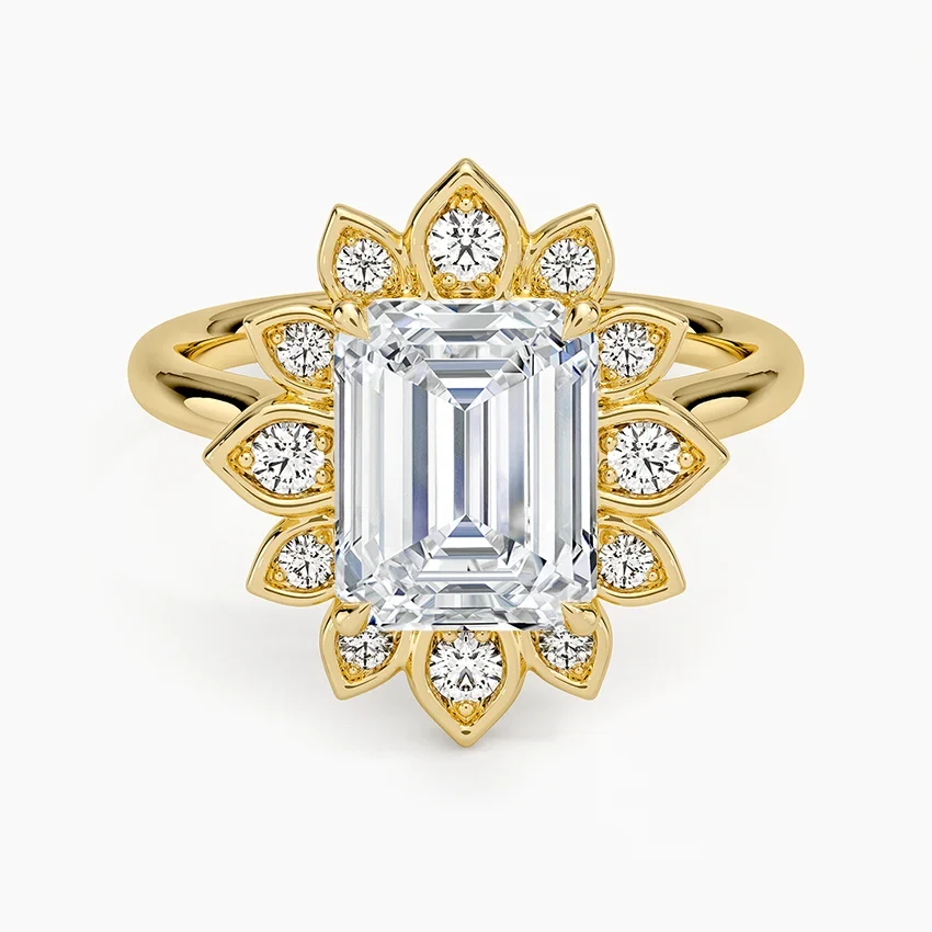Liebe Vintage Accents (Round Side Stones) Lab Diamond Ring in 18K Gold - Emerald