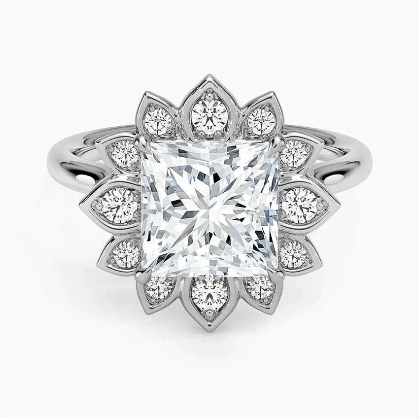 Liebe Vintage Accents (Round Side Stones) Lab Diamond Ring in 18K Gold - Princess