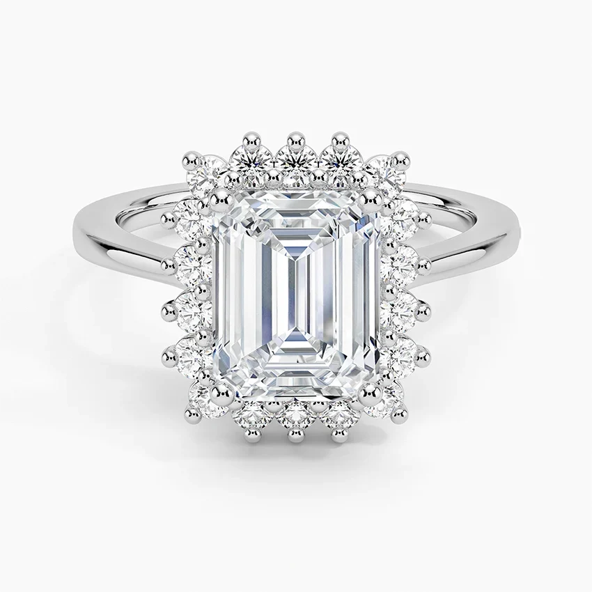 Liubov Vintage Accents (Round Side Stones) Lab Diamond Ring in 18K Gold - Emerald