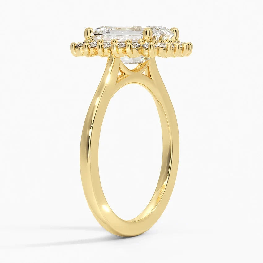 Liubov Vintage Accents (Round Side Stones) Lab Diamond Ring in 18K Gold - Emerald