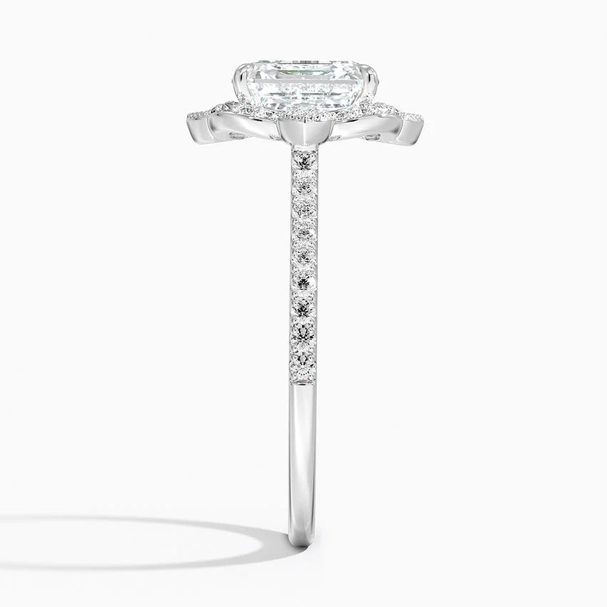Nelly Vintage Accents (Round Side Stones) Lab Diamond Ring in 18K Gold - Asscher