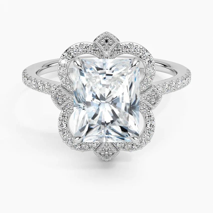 Nelly Vintage Accents (Round Side Stones) Lab Diamond Ring in 18K Gold - Radiant