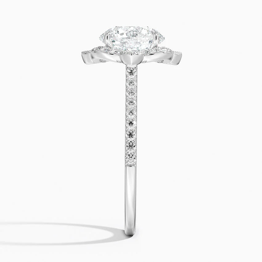 Nelly Vintage Accents (Round Side Stones) Lab Diamond Ring in 18K Gold - Round